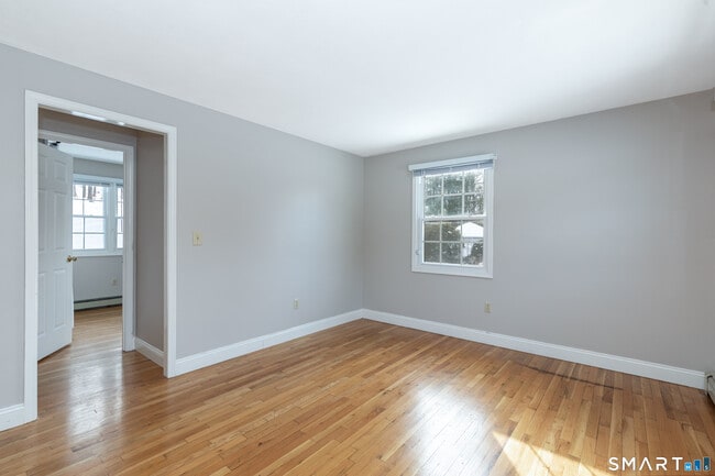 Building Photo - 10 Apple Tree Rd