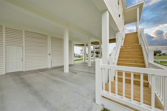 Building Photo - 23107 Miramar Dr