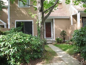 Building Photo - 33 Rambling Brook Rd