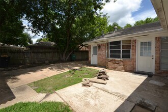 Building Photo - 12711 Westleigh Dr
