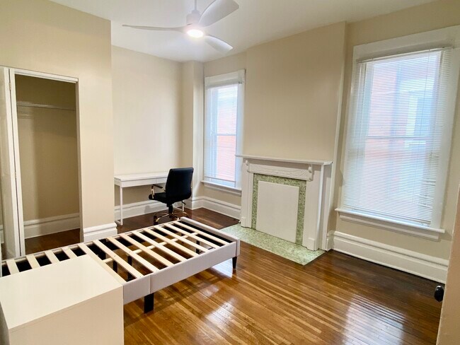 Dormitorio 2 - 1372 Neil Ave