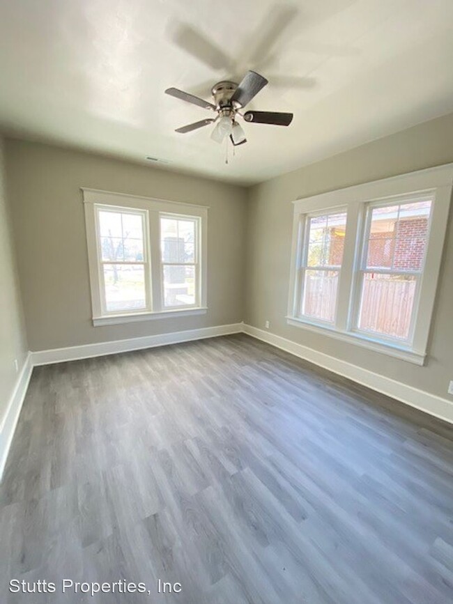Building Photo - 3 br, 2 bath House - 907 E. Mobile Street