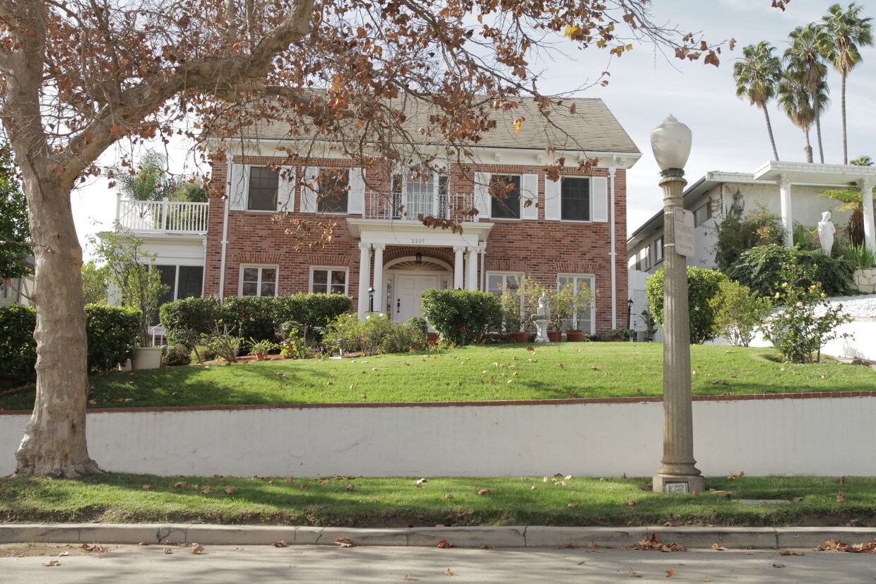 2227 Chislehurst Dr, Los Angeles, CA 90027 House Rental in Los