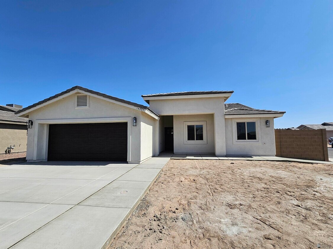 Foto principal - 10227 E 33rd Pl