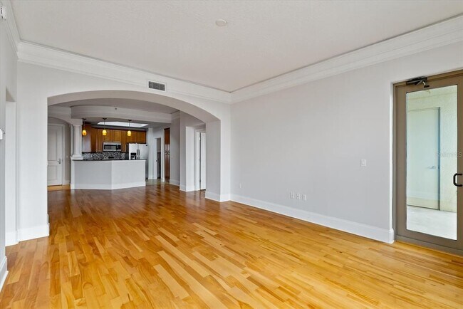 Building Photo - 275 Bayshore Blvd