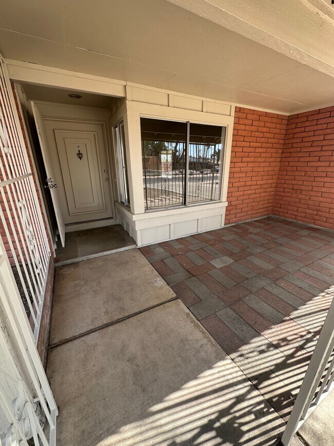 Foto del edificio - 7282 N Meredith Blvd