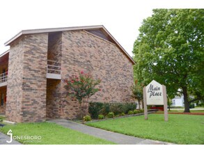 Building Photo - 1241 S Main St