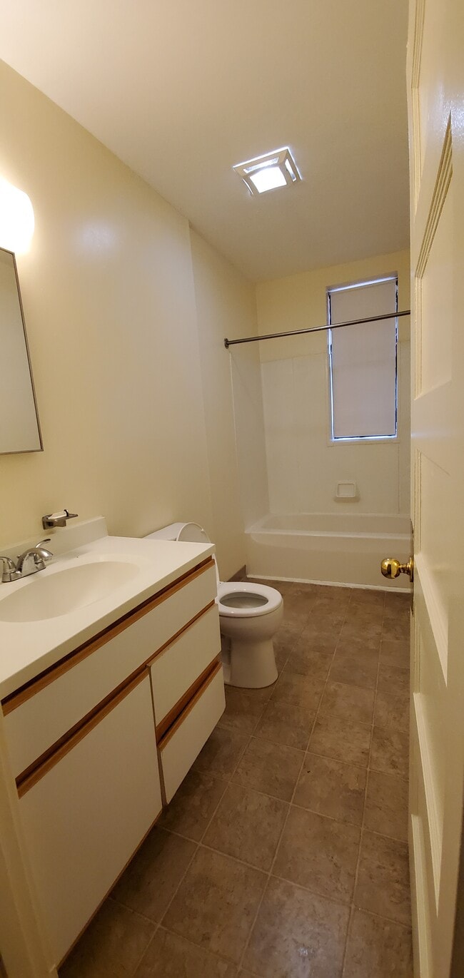 21 Walter St, Chicopee, MA 01013 Apartments in Chicopee, MA