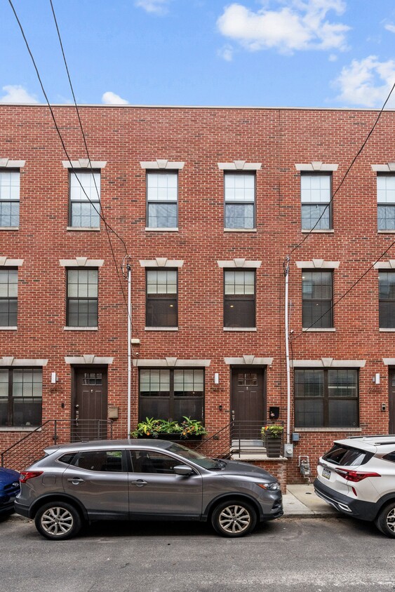 Front of House - 2414 Manton St