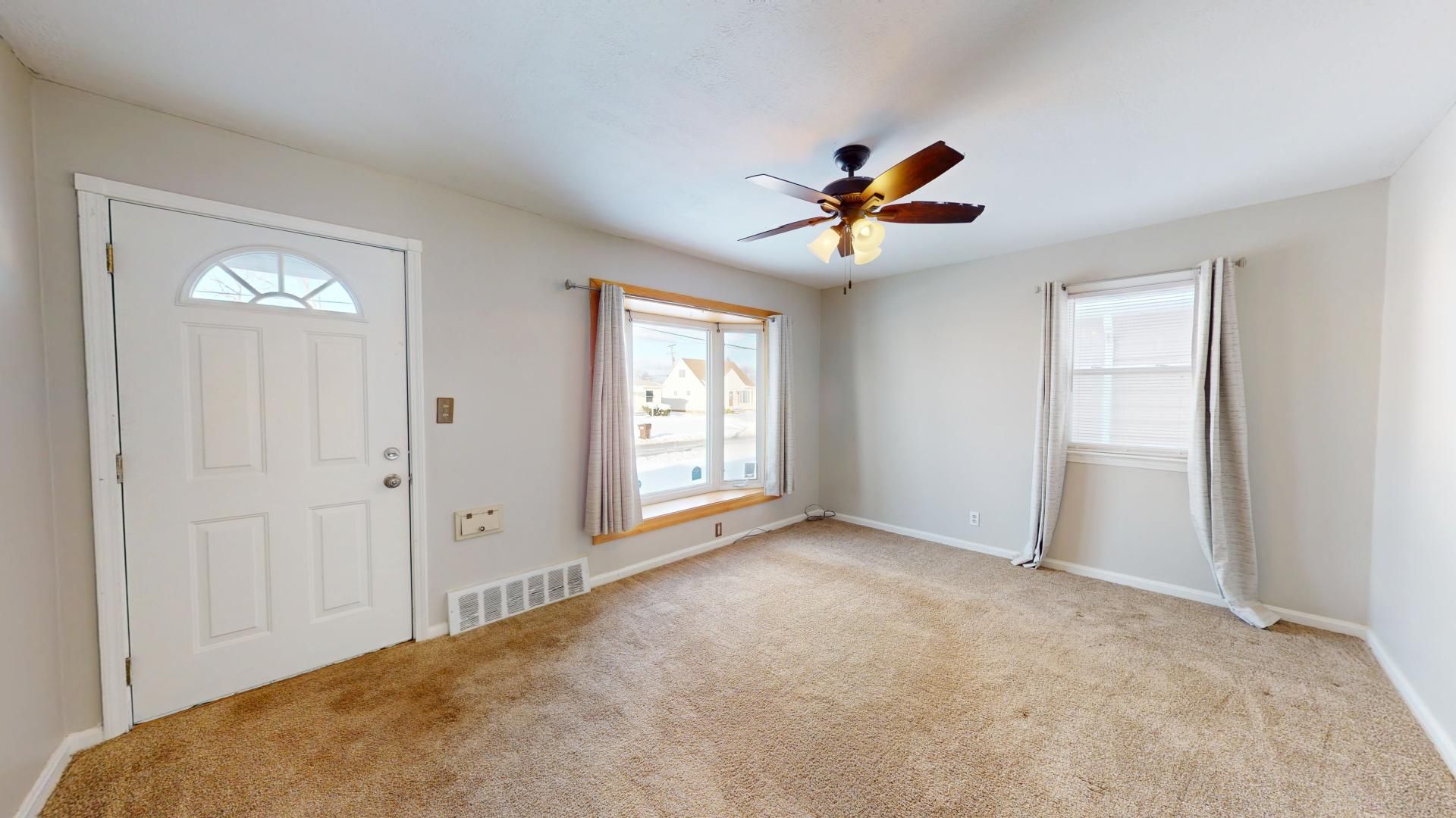 4415 Longwood Ave Parma, OH 44134 – photo 5