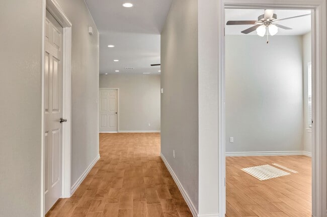 Foto del edificio - 643 County Rd 306