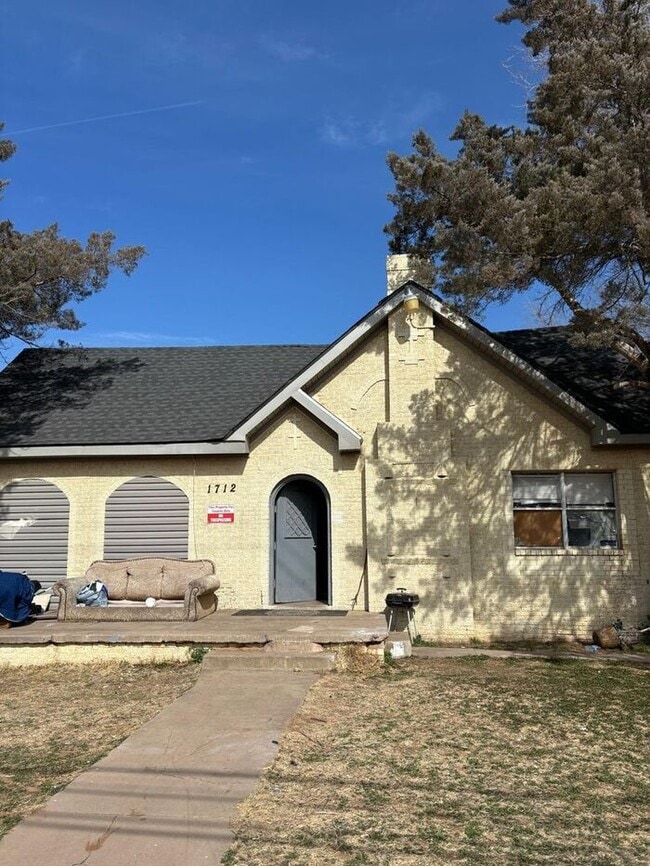Building Photo - Amazing Price 1 Bed 1 Bath for Rent Lubbock Texas 79401