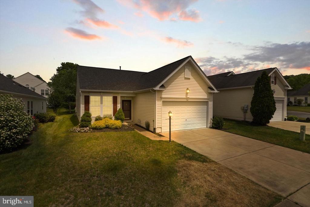 Primary Photo - 17075 Four Seasons Dr