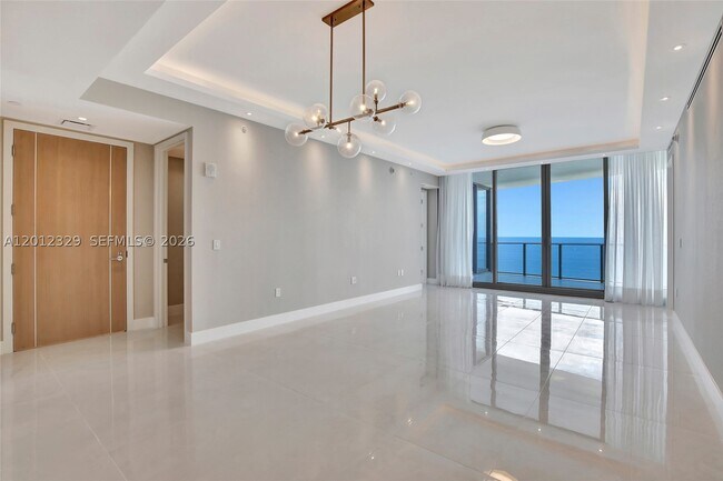 Foto del edificio - 15701 Collins Ave