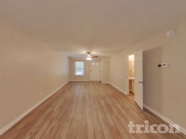 Building Photo - 321 Lingonberry Dr