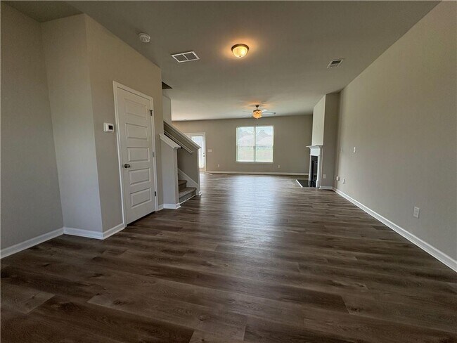 Foto del edificio - 108 Cornwell Wy