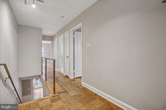 Building Photo - 1620 Beekman Pl NW