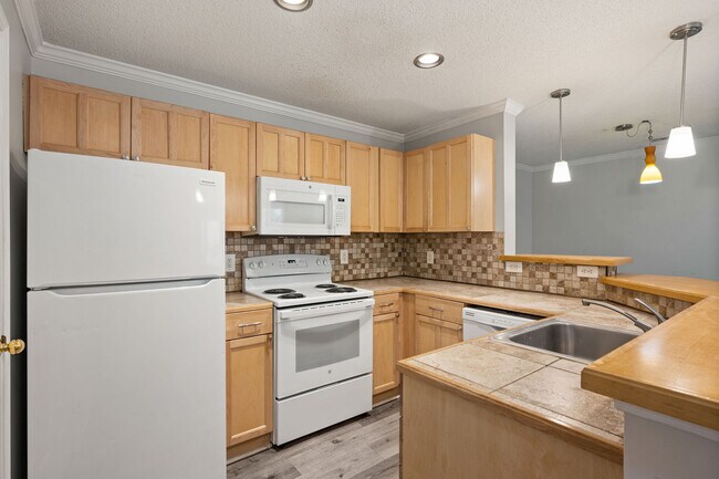 Foto del edificio - 100 Kensington Blvd