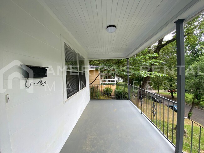 Foto del edificio - 828 Vanderbilt St