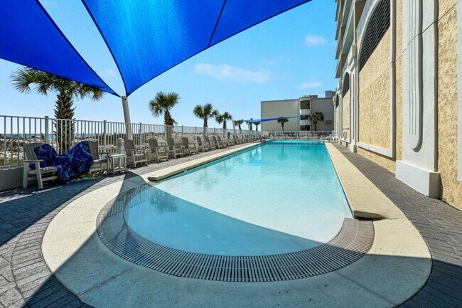 Foto del edificio - 365 E Beach Blvd