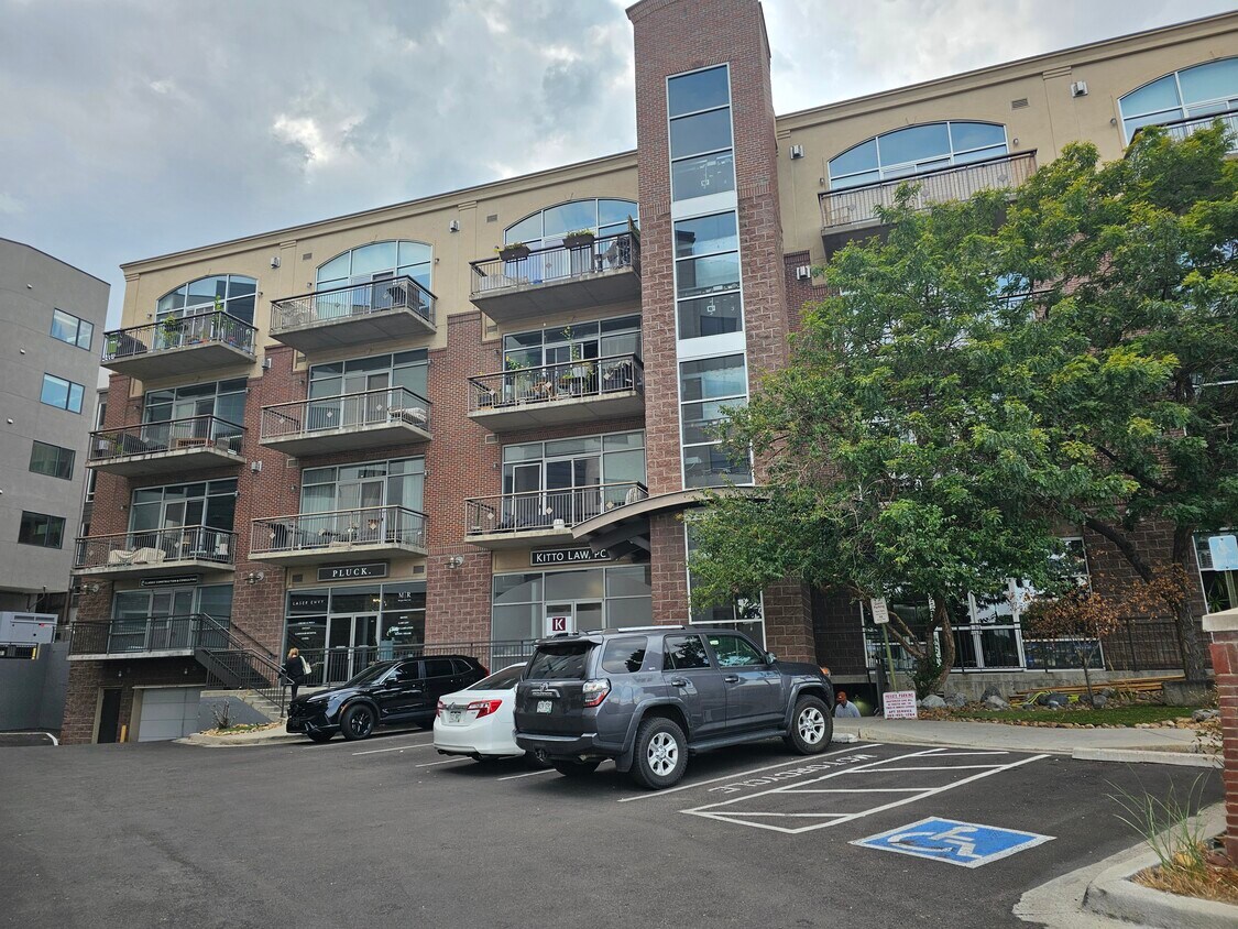 Primary Photo - 2899 N Speer Blvd
