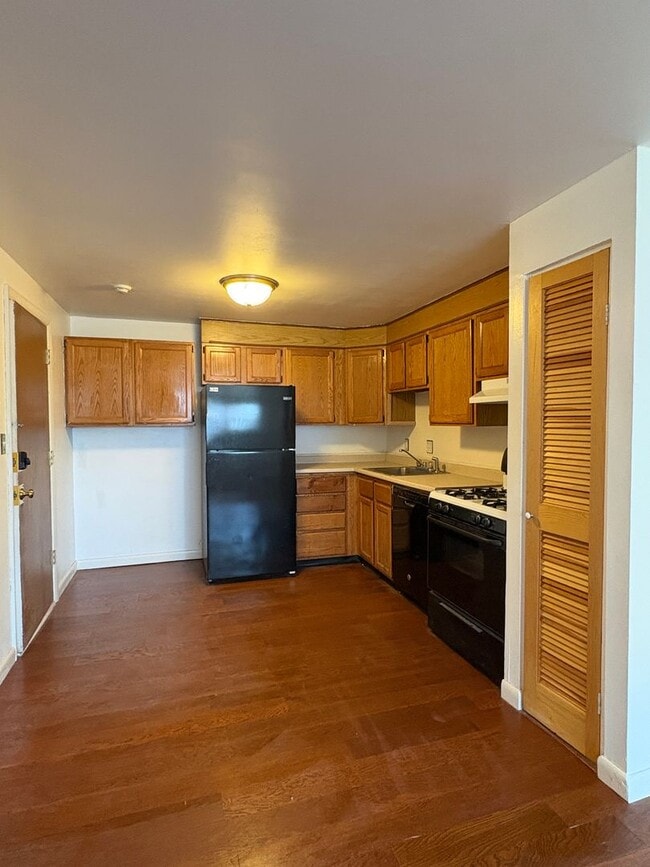 Building Photo - 50% off 1st months rent, 4/1 move in. Bright 2-Bedroom Condo in Presidential Park, Lowell, MA