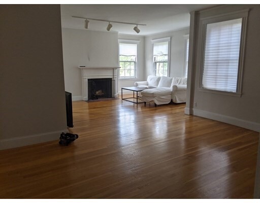 Building Photo - 43 Linnaean St