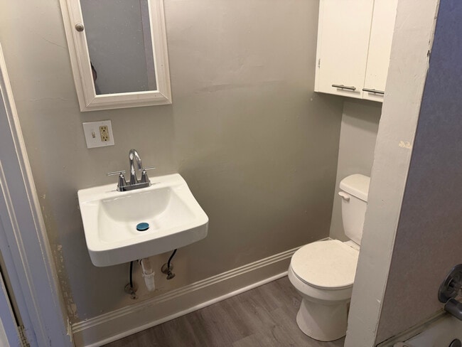 Foto del edificio - 1309 N Madison St