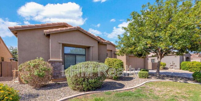 Building Photo - 3093 E San Carlos Pl