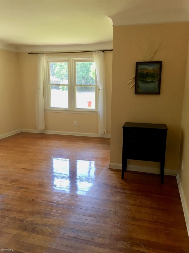 Building Photo - 3 br, 1.5 bath House - 1395 Kensington Dr