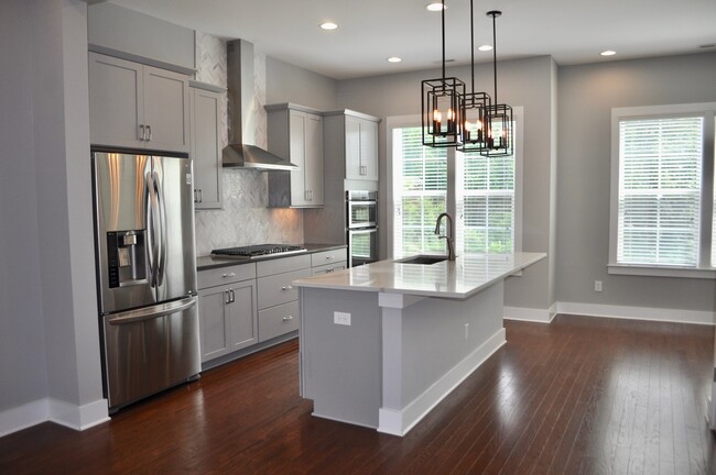 Foto del edificio - 4 Bedroom | 3.5 Bath Townhouse in Raleigh