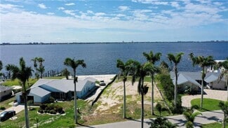 Building Photo - 253 Bayshore Dr