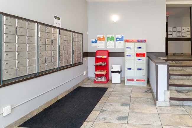 Building Photo - Regal Tower Apartments - Sarnia