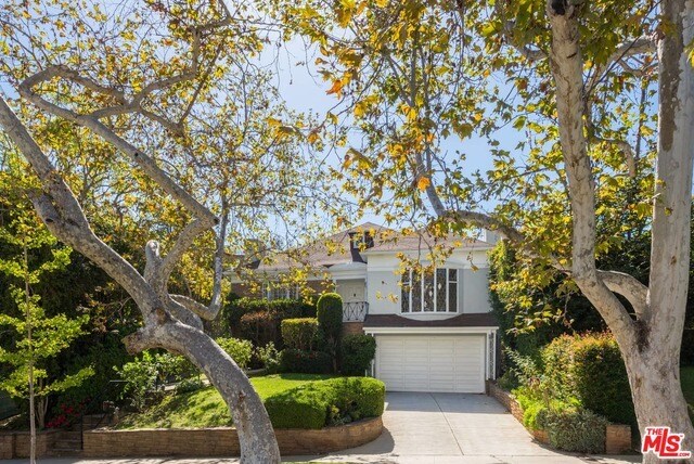 Foto del edificio - 1409 Comstock Ave