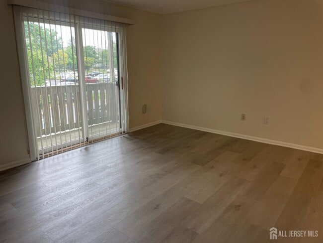 Building Photo - 414 Ravens Crest Dr