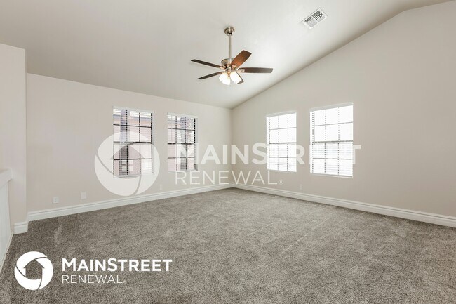 Building Photo - 921 S Val Vista Dr