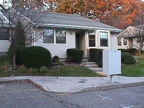 Building Photo - 7 Patriot Ct
