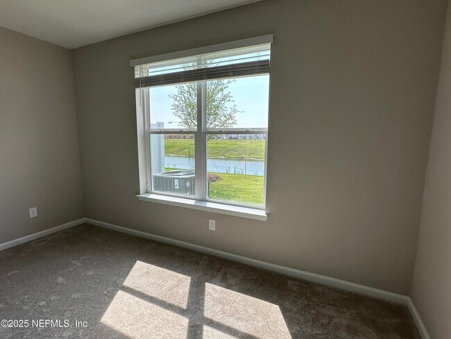 Foto del edificio - 609 Cherry Elm Dr