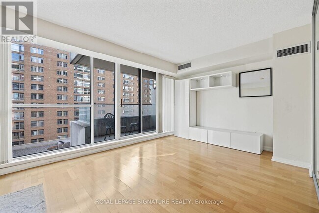 Building Photo - 111 Elizabeth St