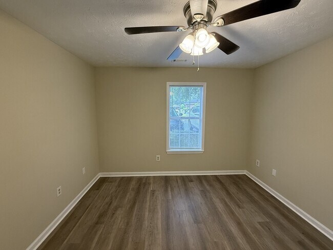 Building Photo - 1156 Micha Way