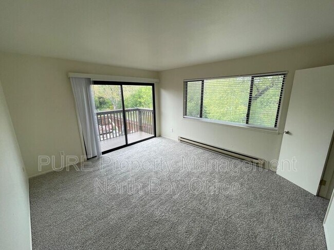Building Photo - 1410 Parkway Dr