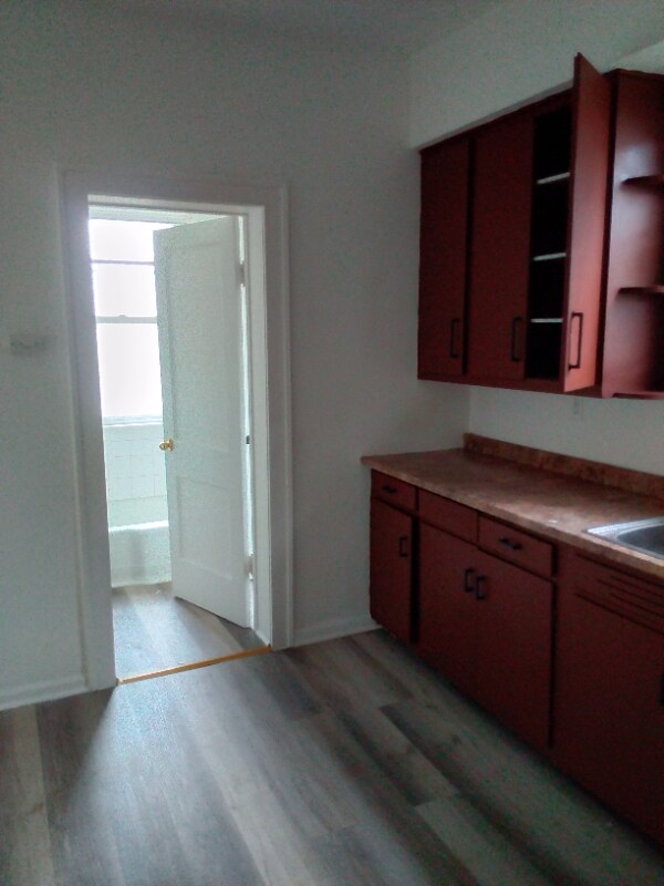 Building Photo - 4012 Deodar St