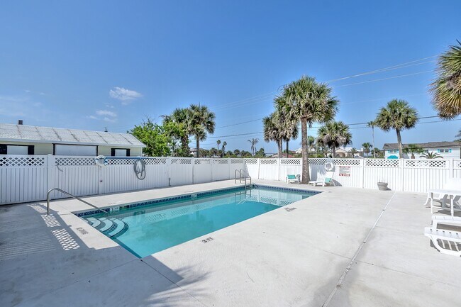 Pool - 3738 S Atlantic Ave