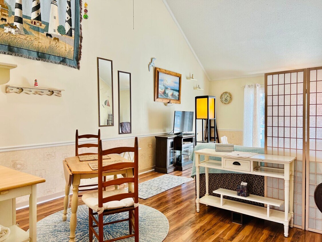 Primary Photo - 1 BR/1.5BA Condo in Sought After Gated Com...