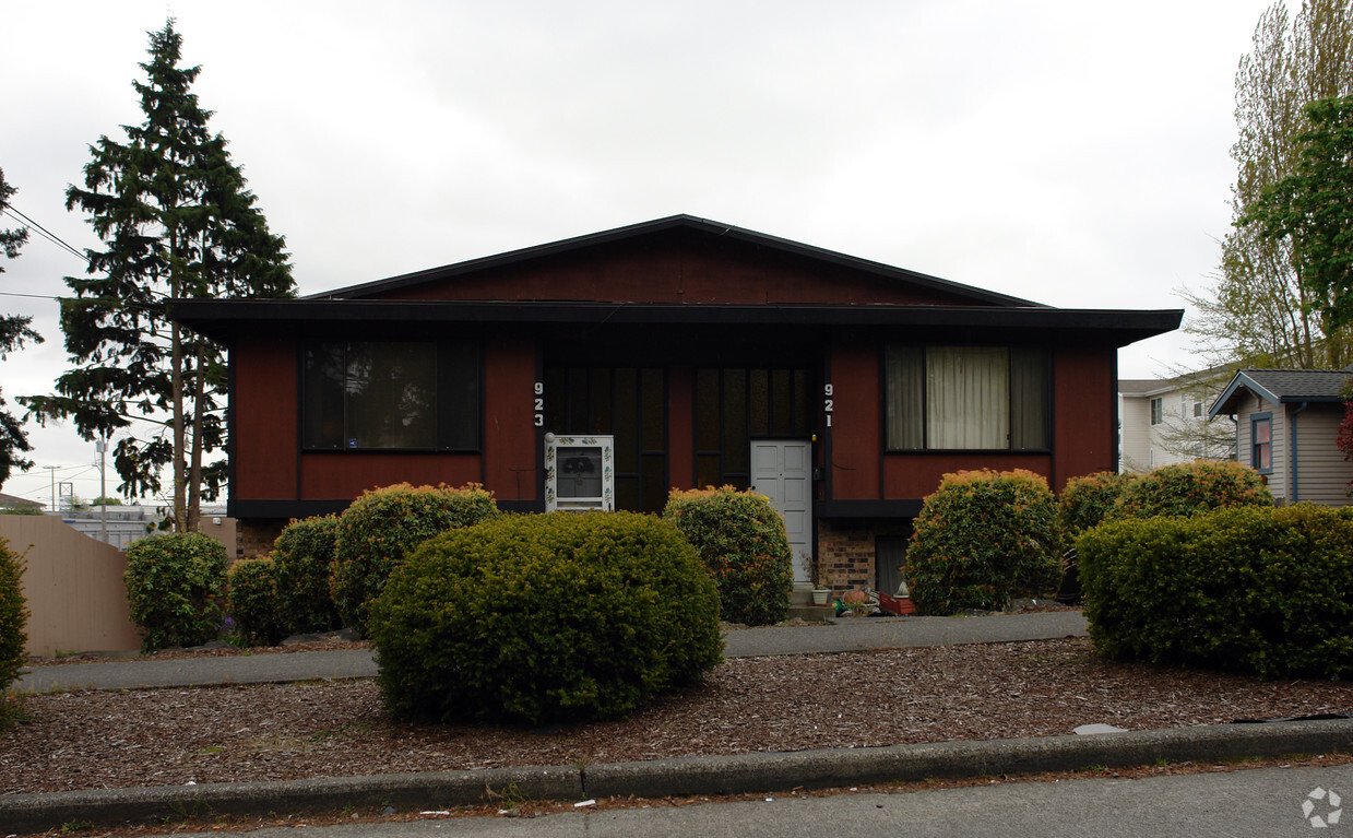 Primary Photo - 921-923 97th St