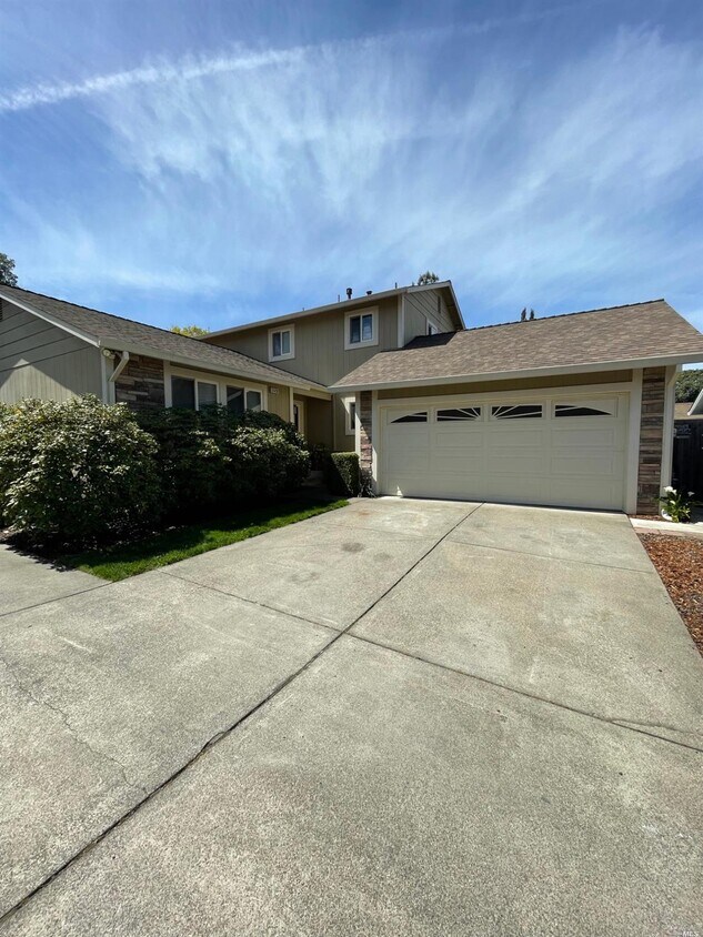 2428 W College Ave, Santa Rosa, CA 95401 House for Rent in Santa Rosa, CA