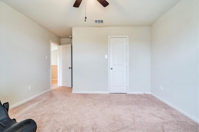 Building Photo - 1663 Violet Ln