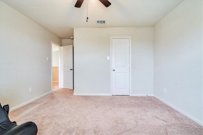 Foto del edificio - 1663 Violet Ln