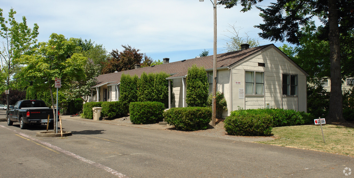 Building Photo - Pickford Place Apartments