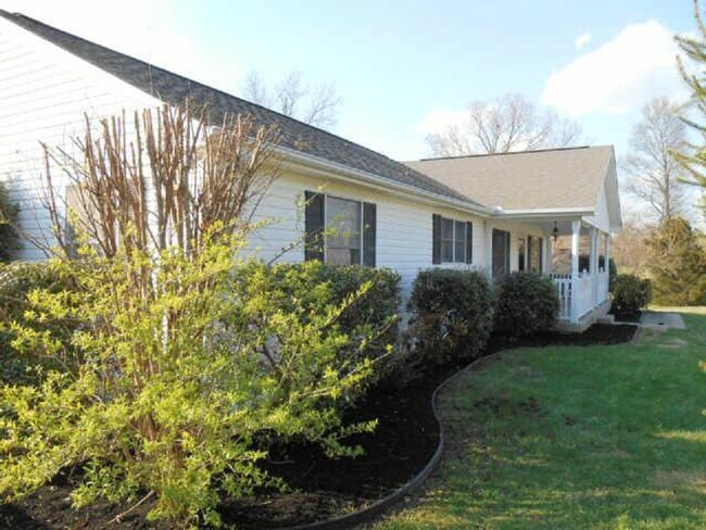 Building Photo - FOR LEASE- SINGLE FAMILY HOME IN MJ!